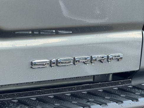 Used 2025 GMC Sierra 3500 Denali Ultimate AWD/4WD image 10