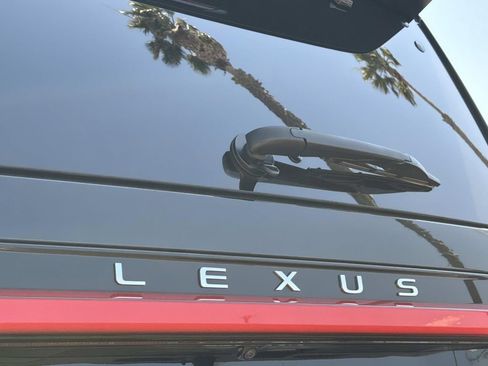 Used 2024 Lexus GX 550 AWD/4WD image 9