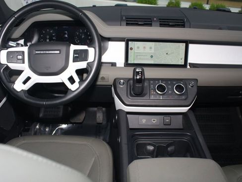 Used 2022 Land Rover Defender 110 SE AWD/4WD image 4