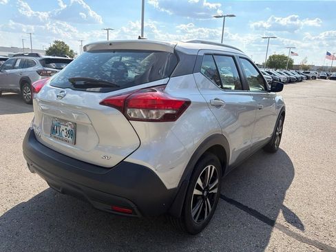 Used 2018 Nissan Kicks SV FWD image 5