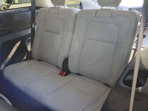 New 2026 Lincoln Aviator Reserve w/ Illumination Package RWD image 23