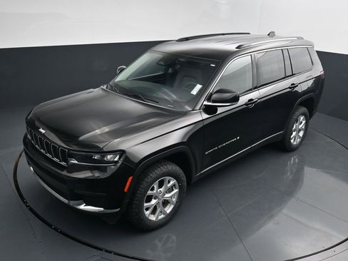 Used 2023 Jeep Grand Cherokee L Limited AWD/4WD image 26