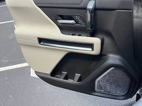 New 2026 GMC Hummer EV 4x4 Crew Cab image 17