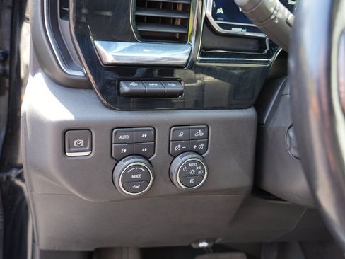 Certified 2022 Chevrolet Silverado 1500 High Country w/ High Country Premium Package AWD/4WD image 17
