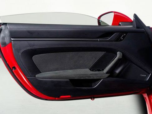 Used 2025 Porsche 911 Carrera 4 GTS image 34