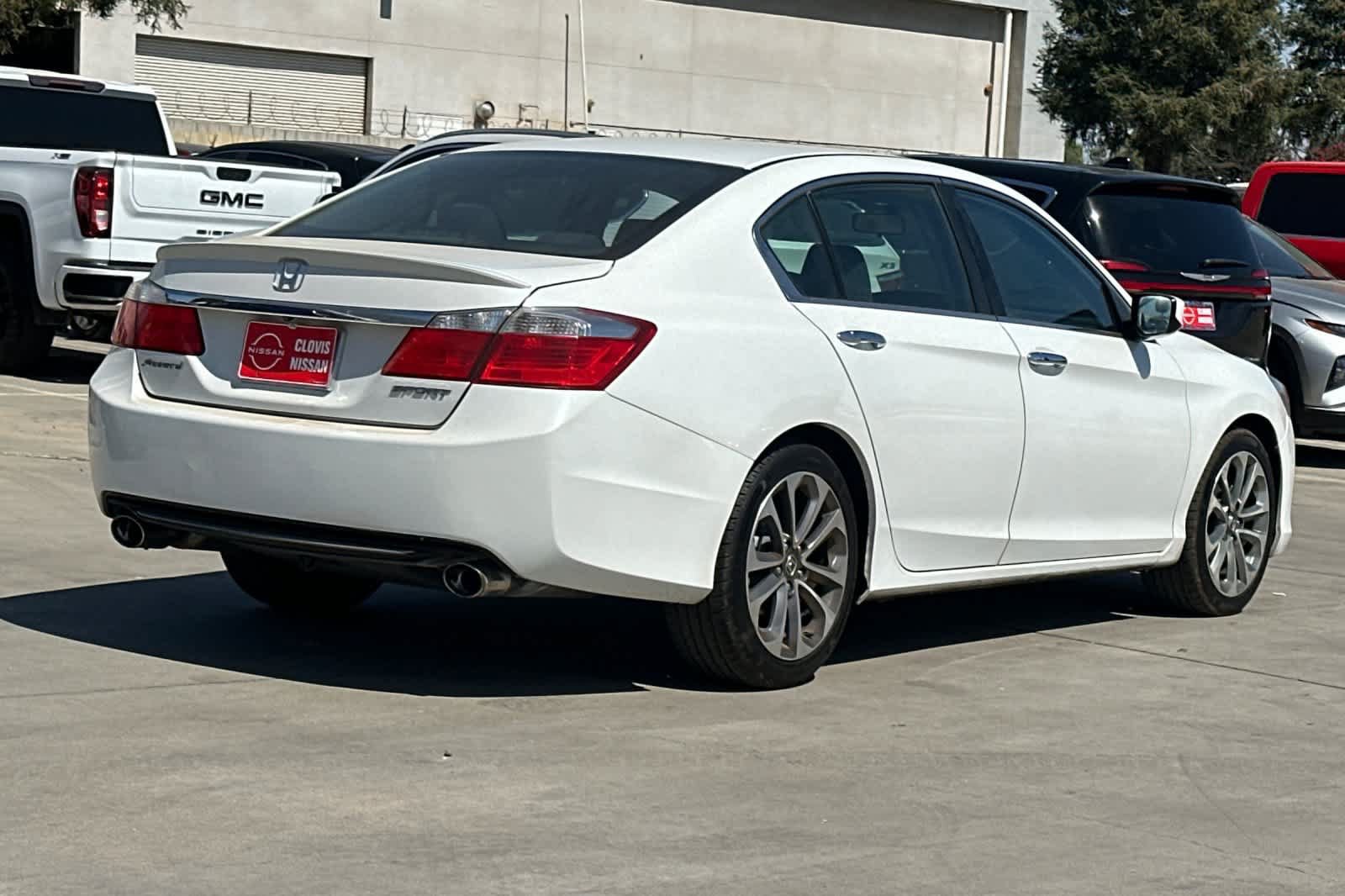 Used 2015 Honda Accord Sport image 3