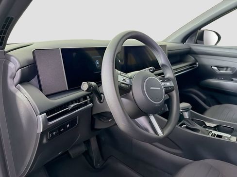 Used 2025 Hyundai Santa Cruz SE image 11