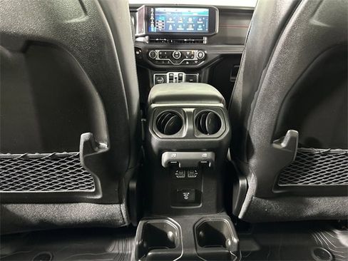 Used 2025 Jeep Gladiator Rubicon w/ Convenience Group image 22