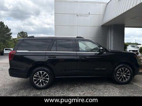 Used 2025 Ford Expedition Platinum AWD/4WD image 8
