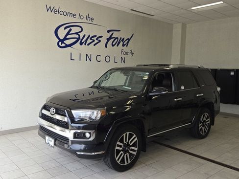 Used 2017 Toyota 4Runner Limited w/ Convenience Package AWD/4WD image 1