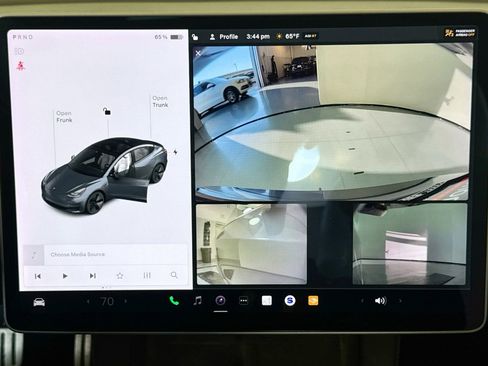 Used 2021 Tesla Model 3 Performance image 30