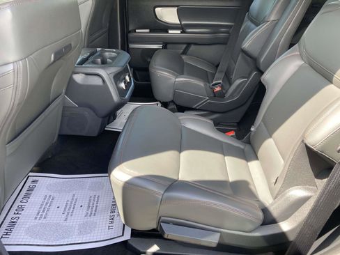 Used 2025 Ford Expedition Active RWD image 16