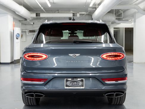 Used 2022 Bentley Bentayga image 4