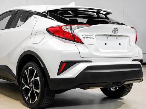 Used 2019 Toyota C-HR XLE image 17