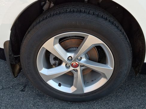 Used 2023 Jaguar F-PACE S image 11