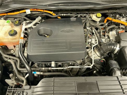 Used 2020 Ford Escape Titanium image 24