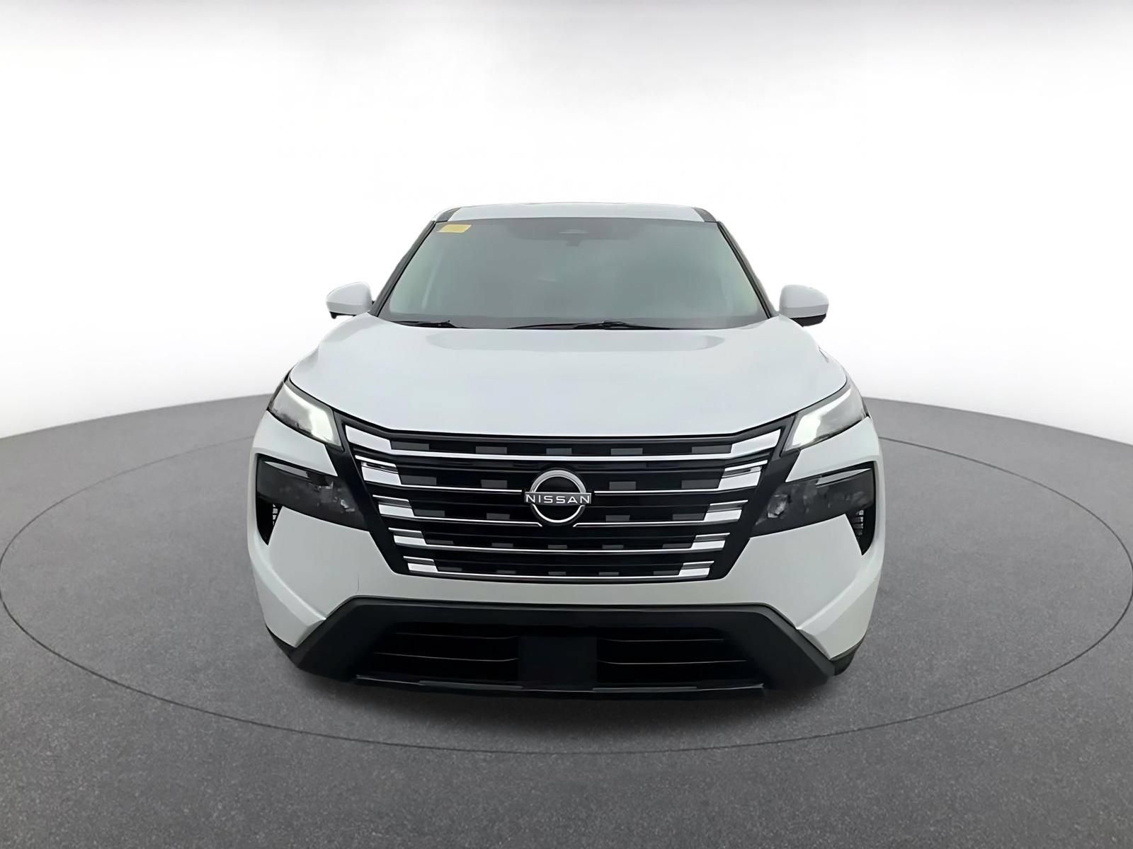 Used 2025 Nissan Rogue SV FWD image 4