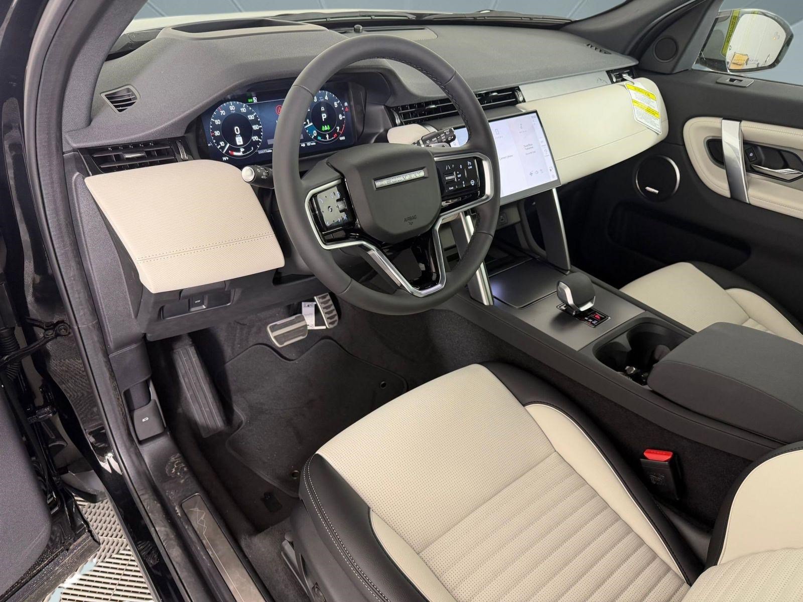 Used 2026 Land Rover Discovery Sport Landmark AWD/4WD image 4