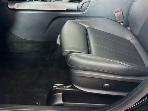 Used 2022 Mercedes-Benz GLB 250 image 18