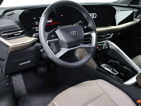 Certified 2025 Audi Q5 Premium w/ Convenience Package AWD/4WD image 4