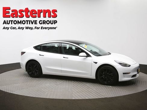 Used 2021 Tesla Model 3 Standard Range Plus image 46