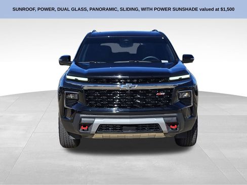 Used 2025 Chevrolet Traverse Z71 w/ Enhanced Driving Package image 3