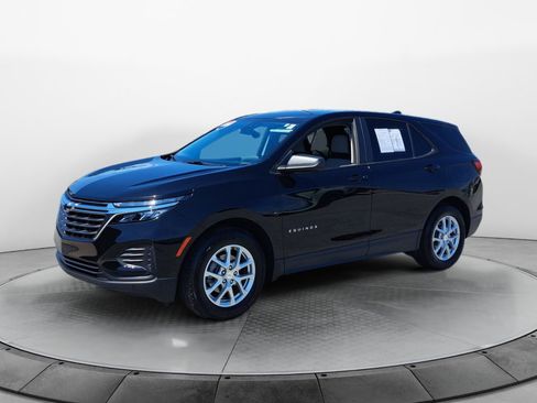 Used 2024 Chevrolet Equinox LS w/ LS Convenience Package FWD image 3