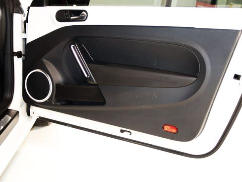 Used 2012 Volkswagen Beetle 2.5 FWD image 45