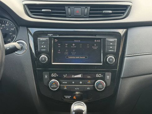 Used 2018 Nissan Rogue SV FWD image 26
