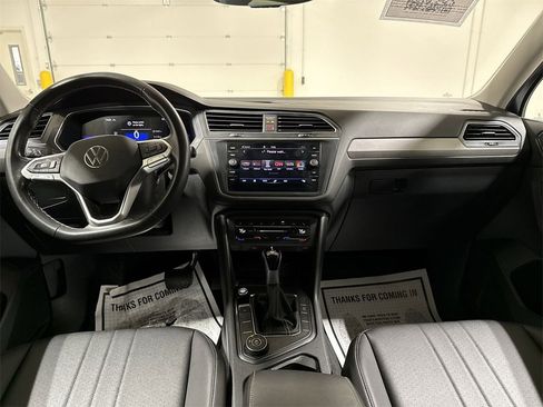 Used 2023 Volkswagen Tiguan SE image 10