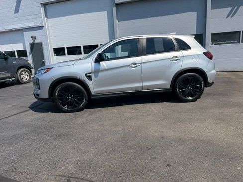 Used 2025 Mitsubishi Outlander Sport LE AWD/4WD image 20