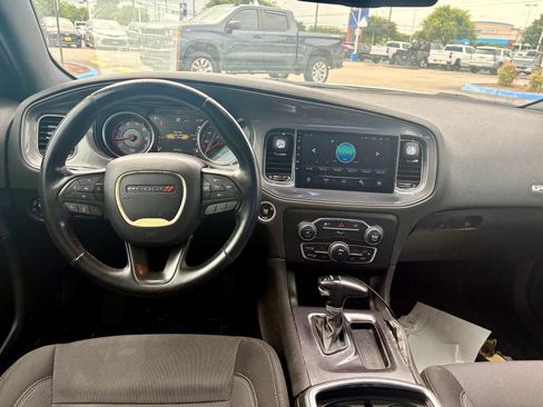 Used 2016 Dodge Charger SE w/ Popular Equipment Group RWD image 12