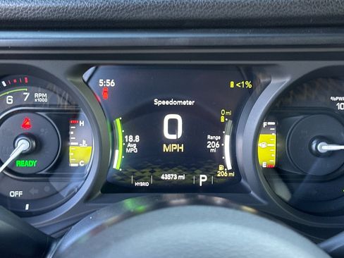 Used 2024 Jeep Wrangler Unlimited image 29