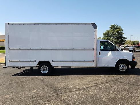 Used 2021 GMC Savana 3500 Extended w/ Power Convenience Package RWD image 5