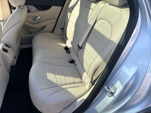 Used 2020 Mercedes-Benz GLC 300 image 19