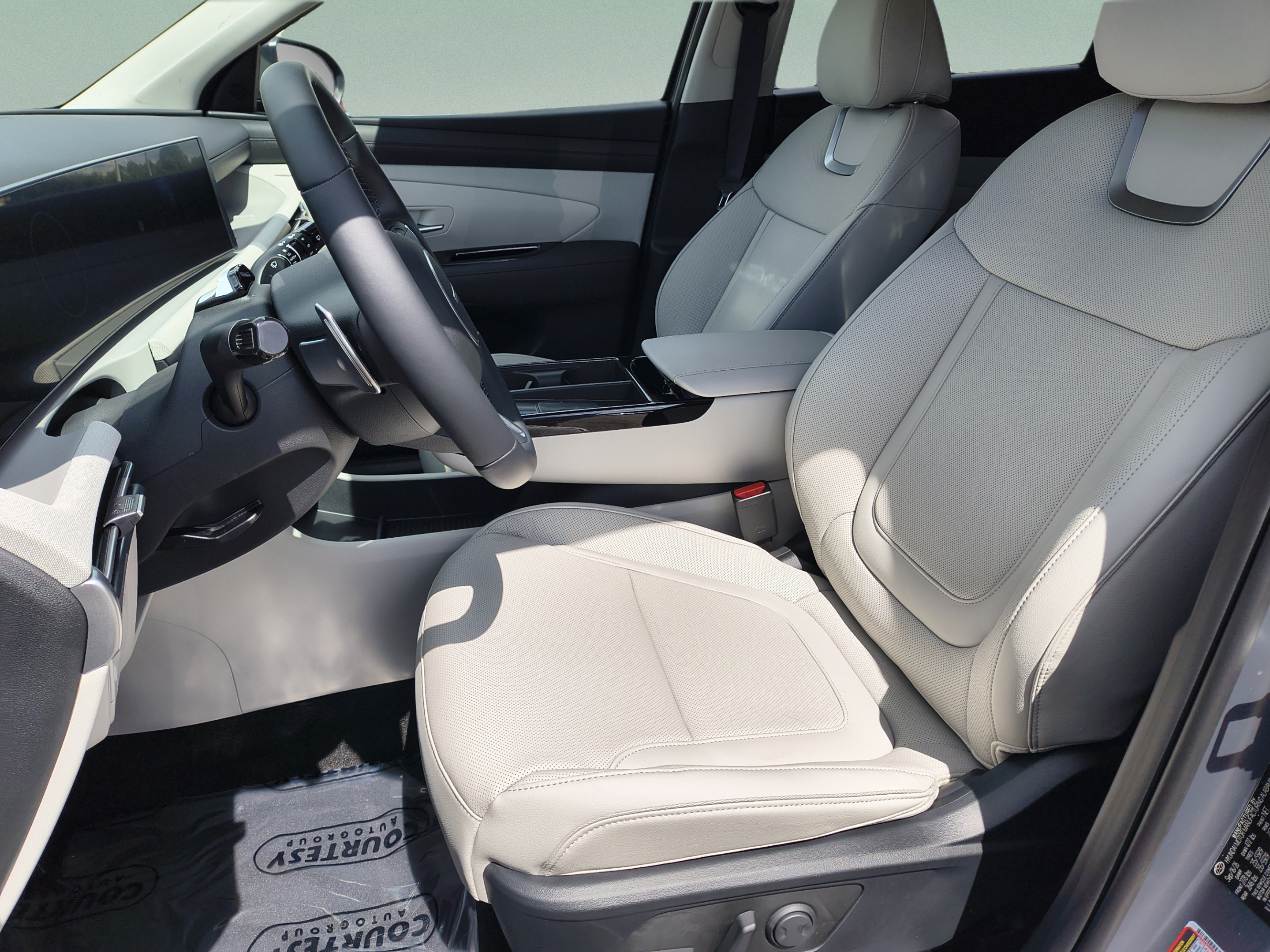 New 2026 Hyundai Tucson Limited FWD image 17