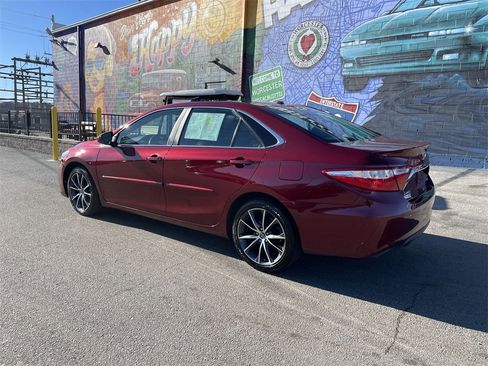 Used 2016 Toyota Camry XSE image 3