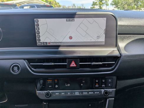 Certified 2025 Kia Seltos SX w/ SX Sunroof Package AWD/4WD image 25
