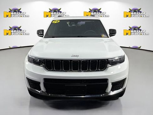 Used 2024 Jeep Grand Cherokee L Limited AWD/4WD image 2