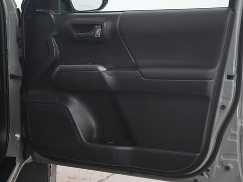 Used 2023 Toyota Tacoma TRD Sport AWD/4WD image 12