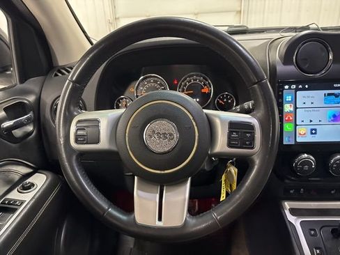 Used 2017 Jeep Compass Latitude AWD/4WD image 12