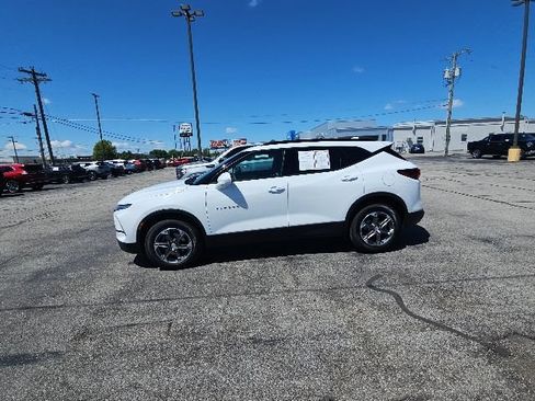Used 2024 Chevrolet Blazer LT w/ Convenience Package FWD image 33
