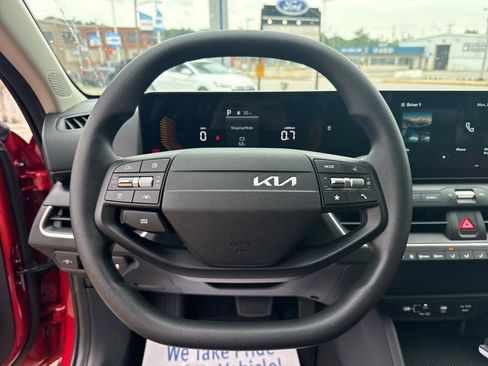 New 2025 Kia K4 LXS image 23