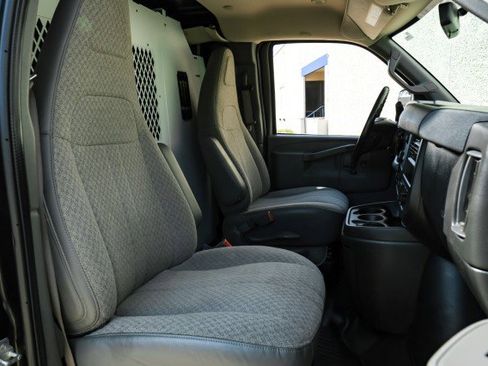 Used 2021 Chevrolet Express 2500 w/ Driver Convenience Package image 32