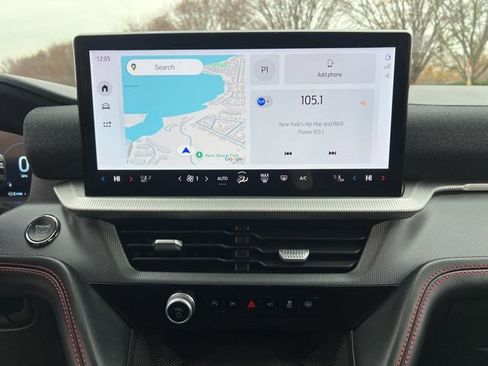 Used 2025 Ford Explorer ST-Line image 22