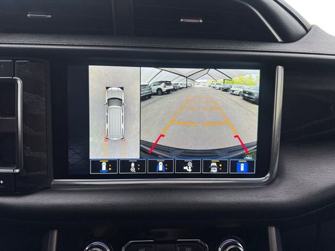 Used 2022 GMC Yukon XL Denali image 29