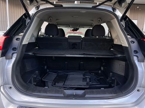 Used 2019 Nissan Rogue SV w/ Premium Package image 27