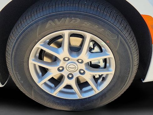 New 2026 Chrysler Pacifica Select image 7