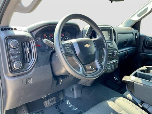 Used 2023 Chevrolet Silverado 1500 Custom image 9