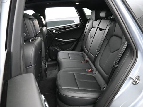 Certified 2026 Porsche Macan AWD/4WD image 24
